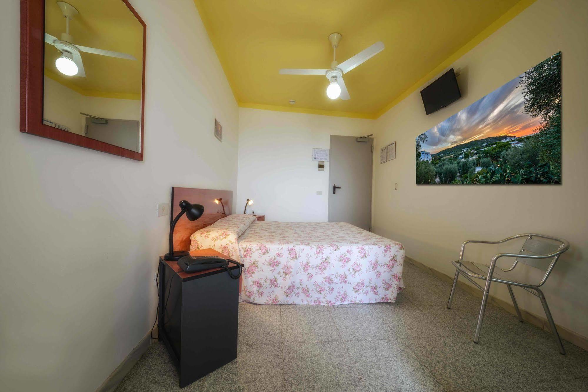 Hotel Piccolo Paradiso Пескичи Экстерьер фото