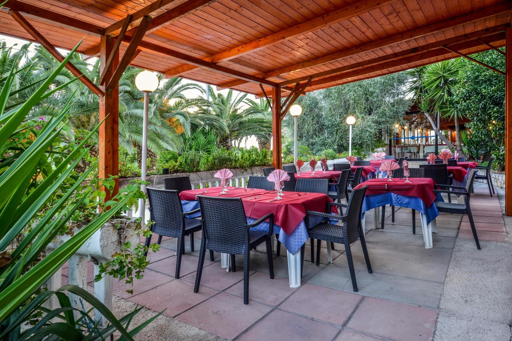 Hotel Piccolo Paradiso Пескичи Экстерьер фото